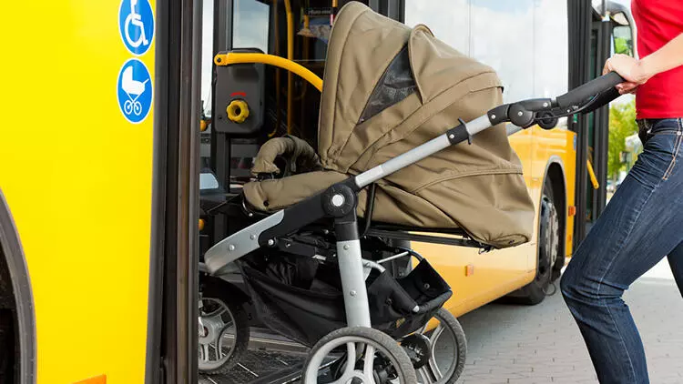 Toplu taşımada bebek arabası tartışması